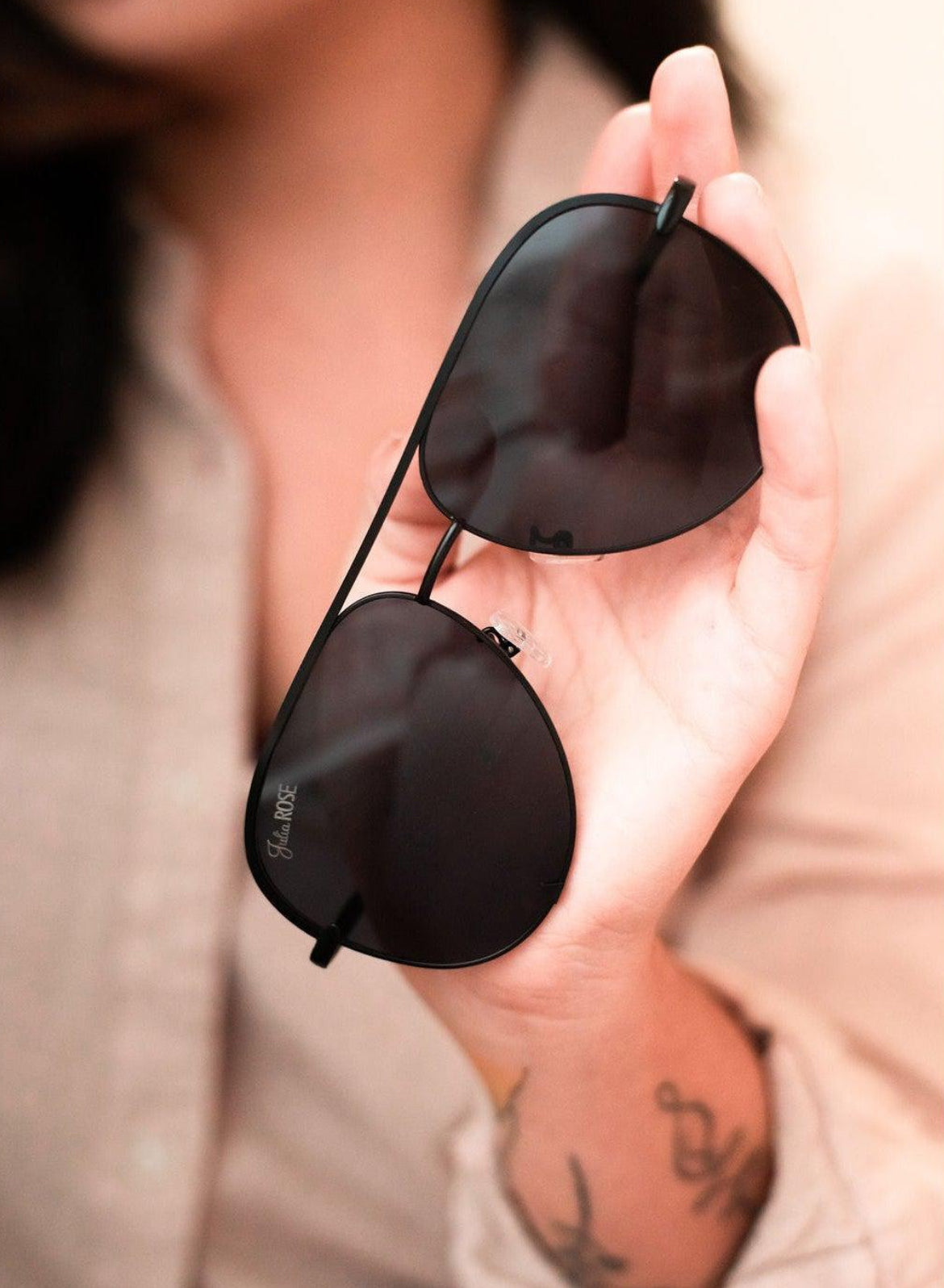 The Alex Unisex Aviator Sunglasses in Black/Black