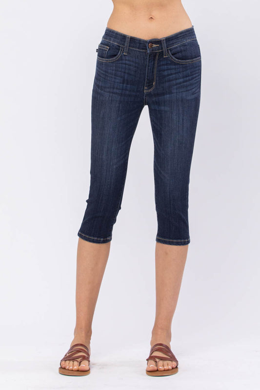 Judy Blue: Dark Wash Capri